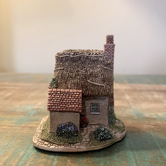 Lilliput Lane Figure The Spinney - Picture 5 of 6